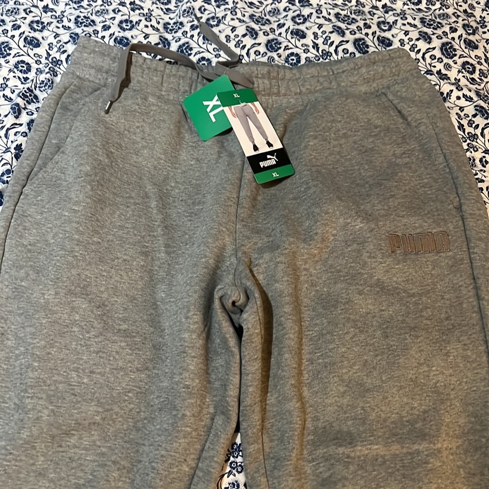 Puma Gray Joggers. Size: X-Large.